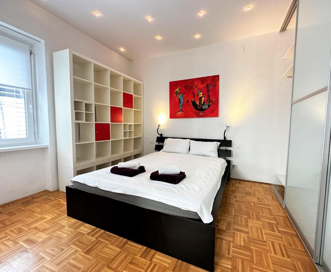Charming Starry Night Apartment 류블랴나 외부 사진