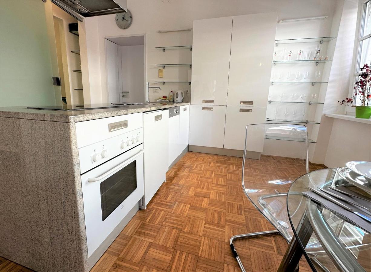 Charming Starry Night Apartment 류블랴나 외부 사진
