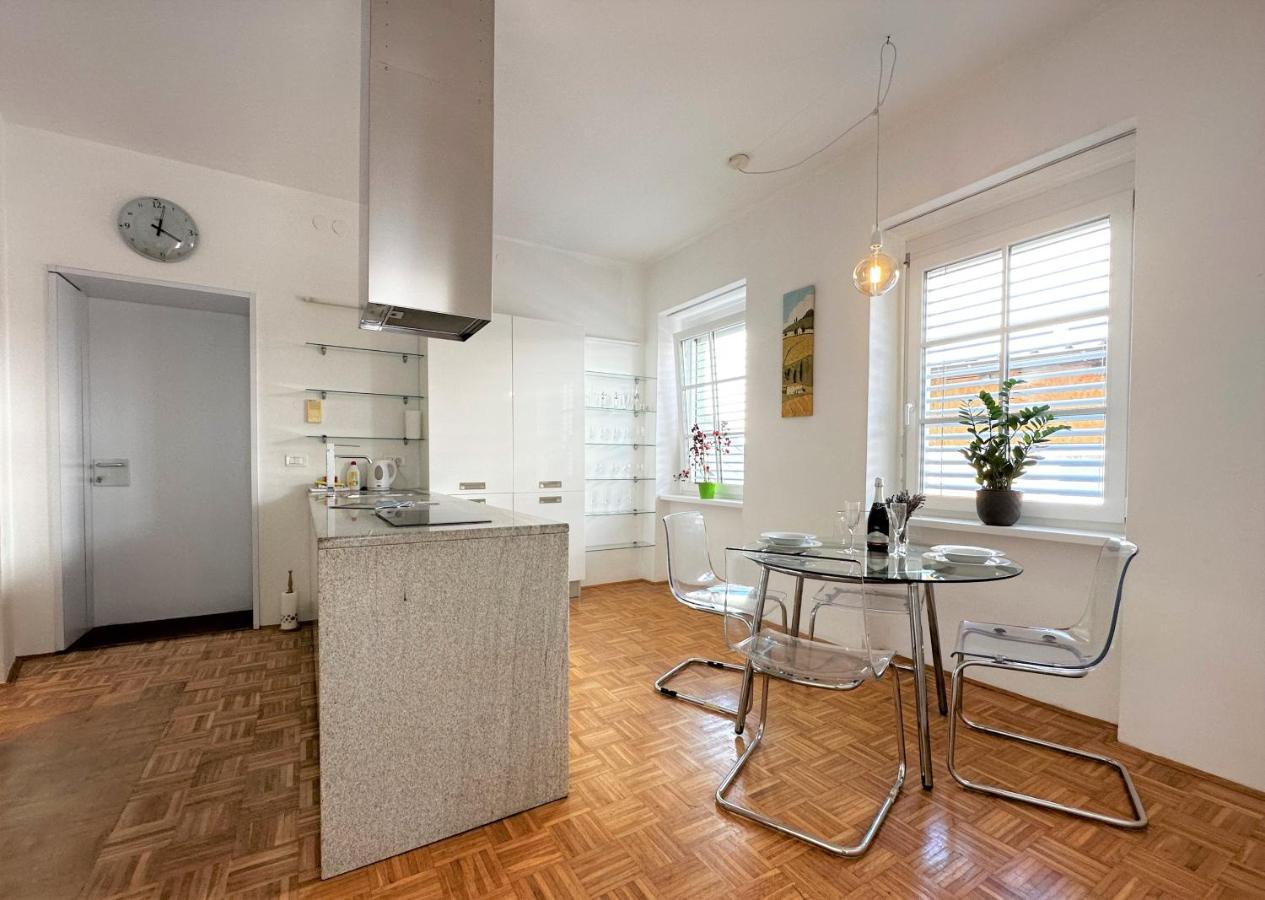 Charming Starry Night Apartment 류블랴나 외부 사진